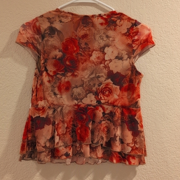 Rebellious Dreamer Blouse, Floral, layered on the bottom, size Medium Junior,New - Picture 6 of 8